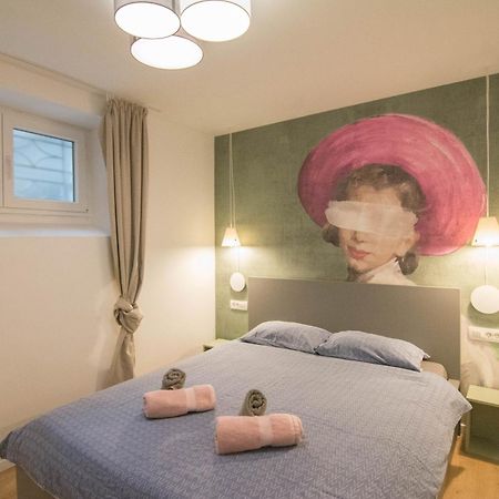Romiru Rooms And Studio Apartment Split Bagian luar foto