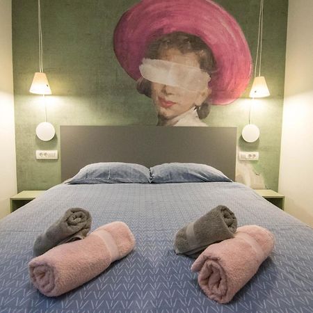 Romiru Rooms And Studio Apartment Split Bagian luar foto