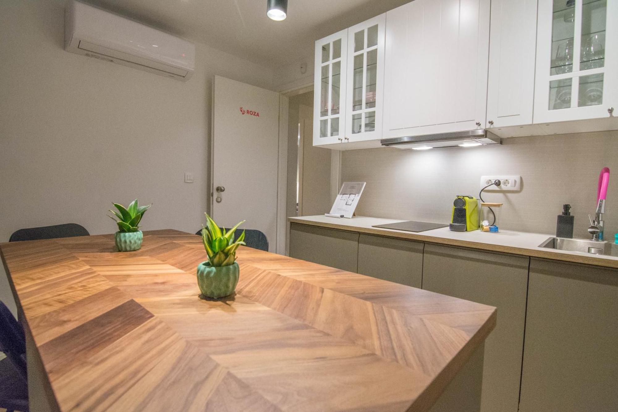 Romiru Rooms And Studio Apartment Split Bagian luar foto