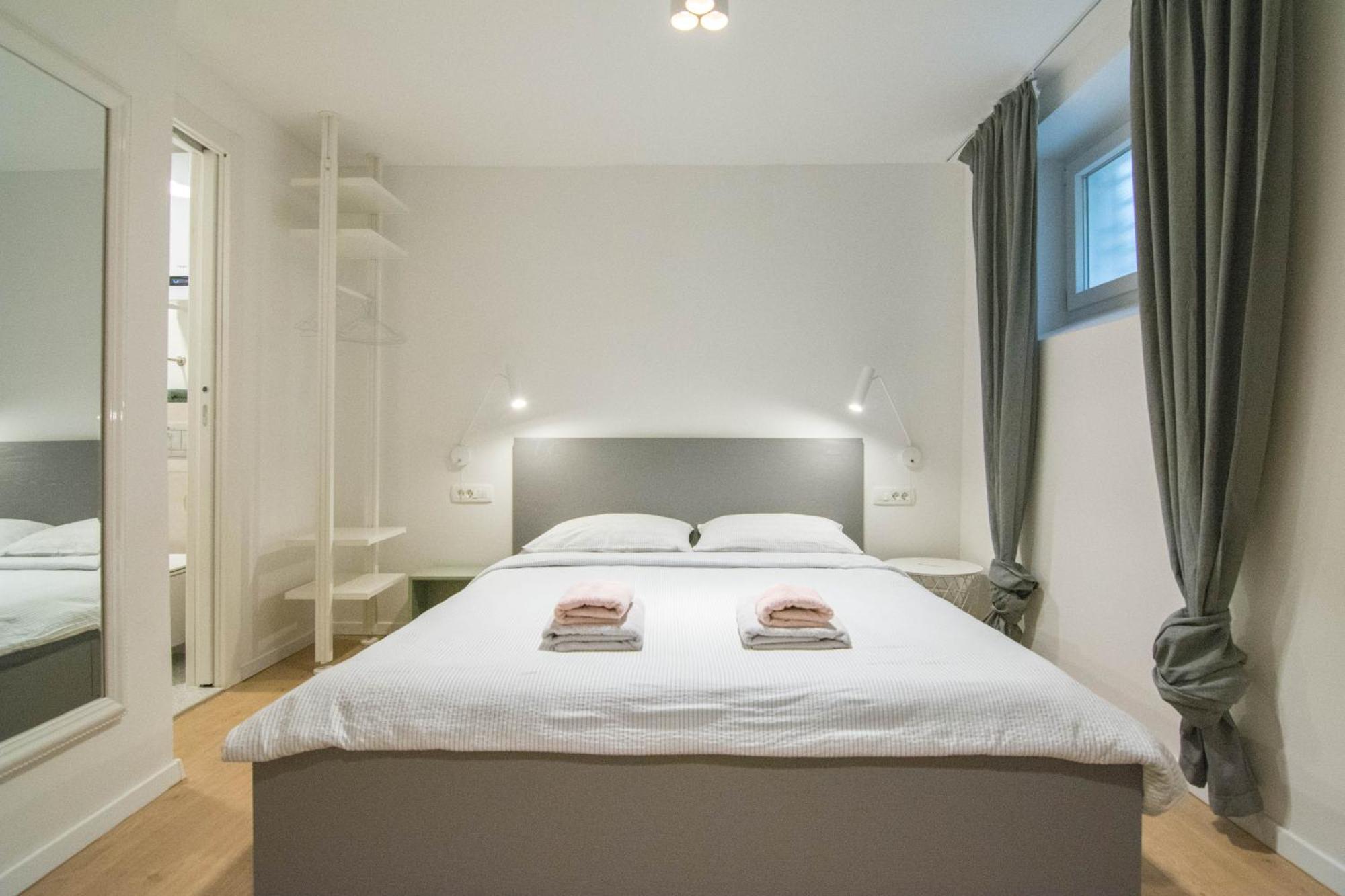 Romiru Rooms And Studio Apartment Split Bagian luar foto